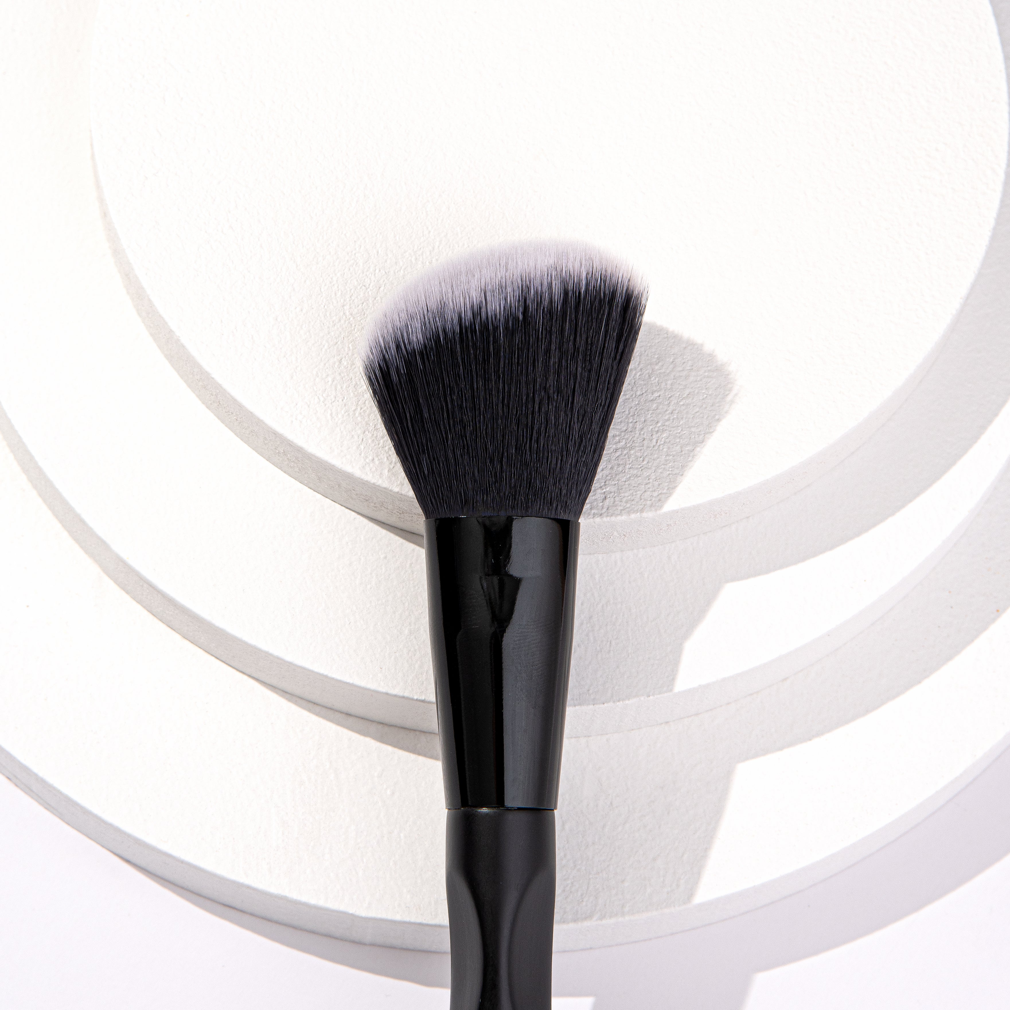 Pro Angled Blush Brush – MCoBeauty